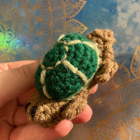FREE if Bundled - Small Turtle Craft Yarn Figure - Picture 6 of 6